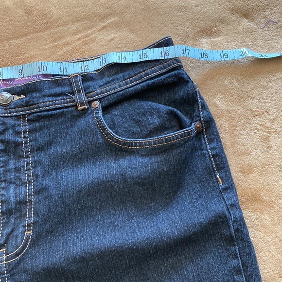 Gloria Vanderbilt women’s jeans - Picture 5 of 7